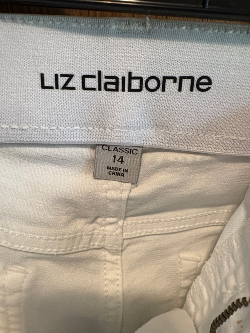 Liz Claiborne White Women's Bermuda Shorts - Picture 2 of 5